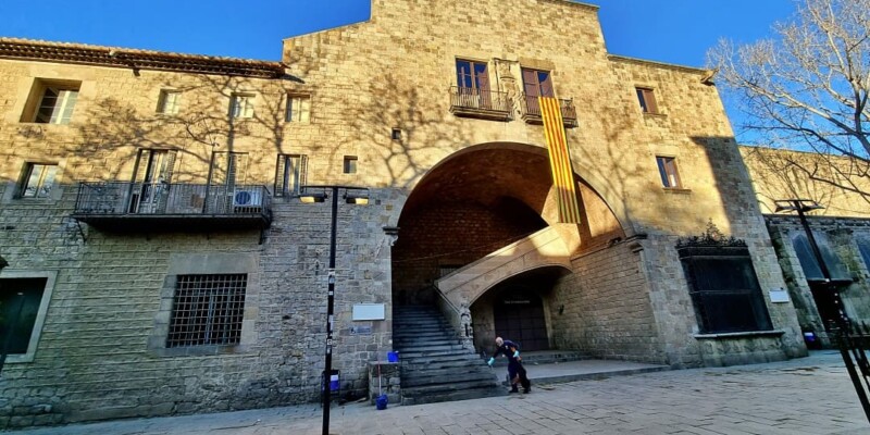 Fachada Principal de la Biblioteca de Catalunya